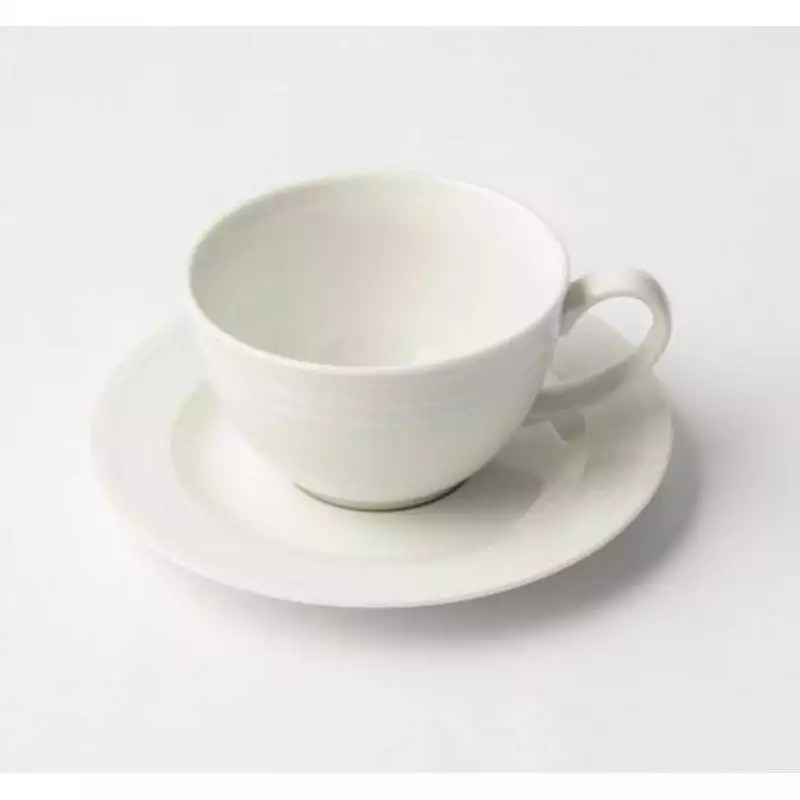 Jenna Clifford – Embossed Lines Cup & Saucer Cream